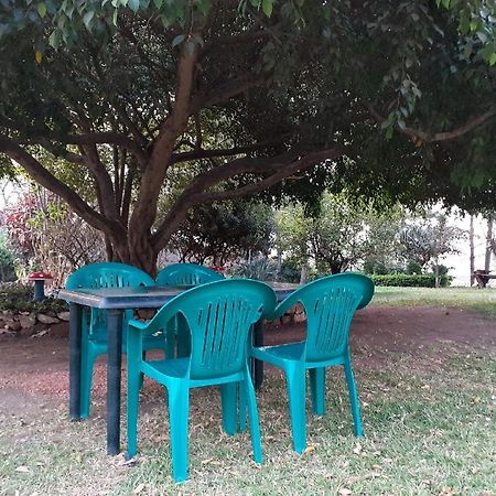 Sonke Ball House Bed and Breakfast Μπλαντάιρ Εξωτερικό φωτογραφία