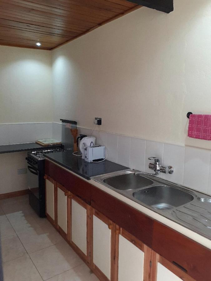 Sonke Ball House Bed and Breakfast Μπλαντάιρ Εξωτερικό φωτογραφία