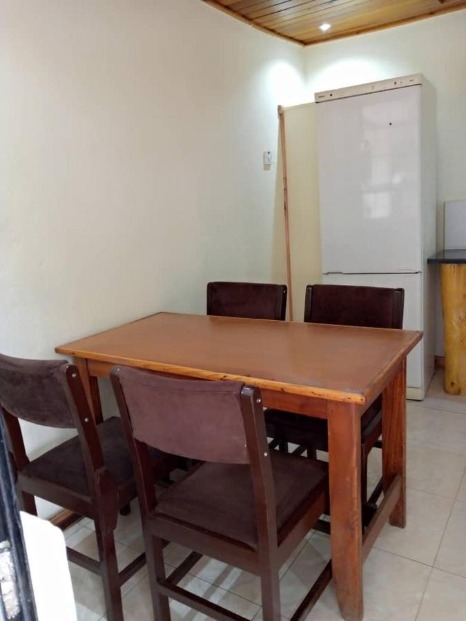 Sonke Ball House Bed and Breakfast Μπλαντάιρ Εξωτερικό φωτογραφία